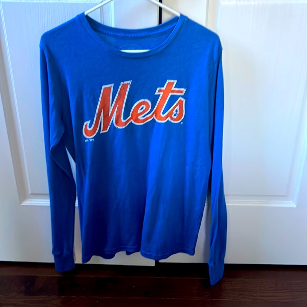 Men’s small Mets long sleeve tee shirt